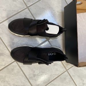 Sorel women kinetic sneak